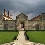 Della Torre *